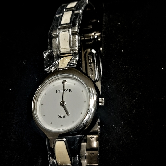 Older Pulsar Watch With Case Untested - Picture 1 of 15